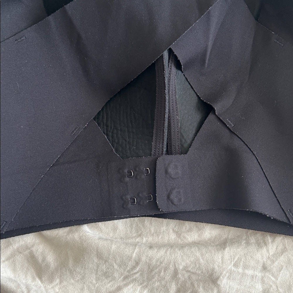 Lululemon Enlite Bra - Picture 5 of 6